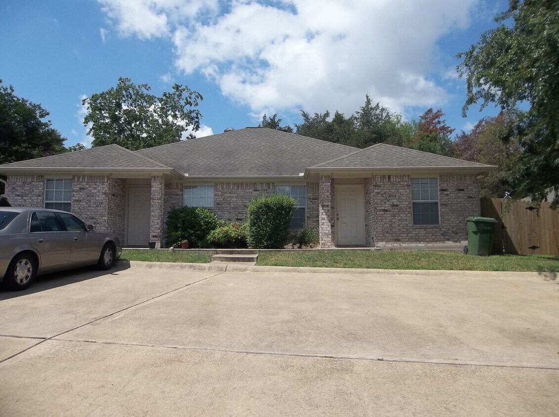 1624 Enloe Ct, Bryan, TX 77802 House Rental in Bryan, TX