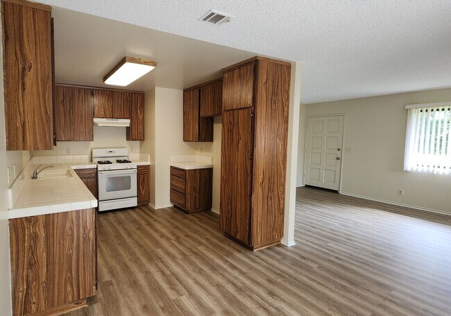 Foto del edificio - Your perfect Ventura retreat—spacious 3 be...