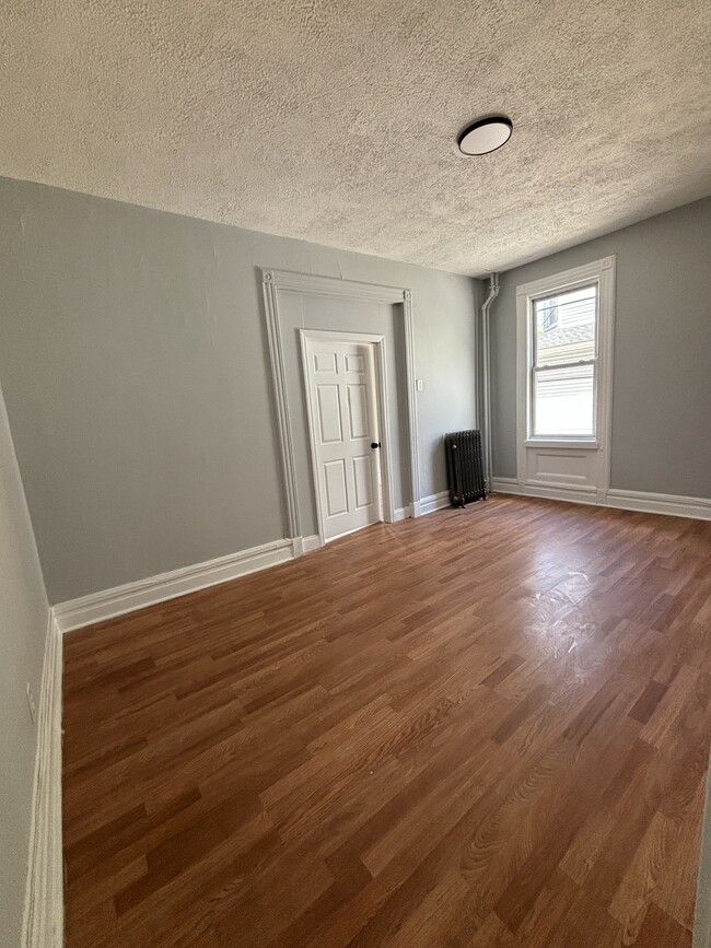 Building Photo - 288 S 8th St