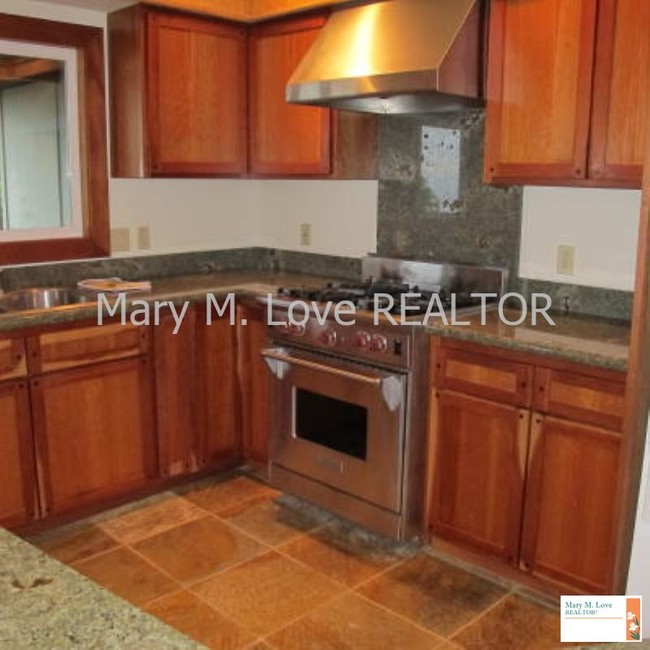 Building Photo - Unfurnished 2 bedroom, 2 bath home