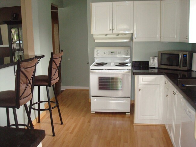 Building Photo - 11 Wellesworth Dr
