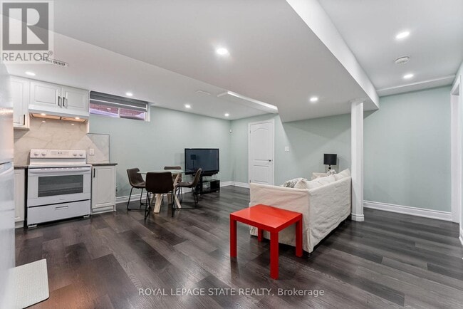 Photo du bâtiment - 183 Rockledge Dr