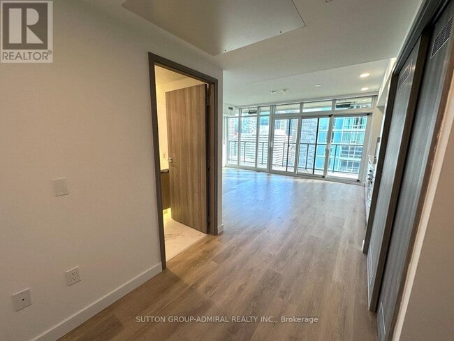 Photo du bâtiment - 1 Concord Cityplace Wy