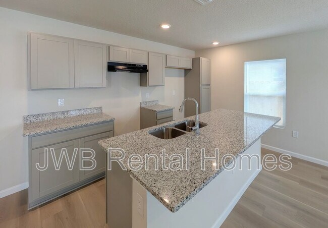 Foto del edificio - 1499 Logan St