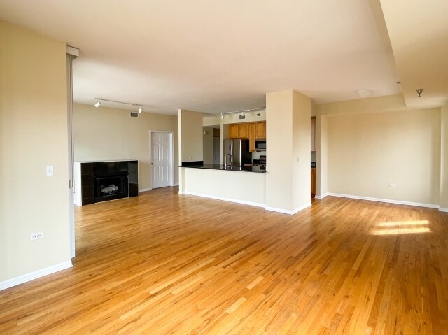 Foto del edificio - 3232 N Halsted St