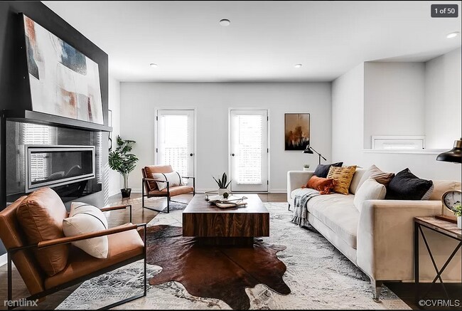 Building Photo - 3 br, 4 bath Townhome - 4642 Broad Hill Dr