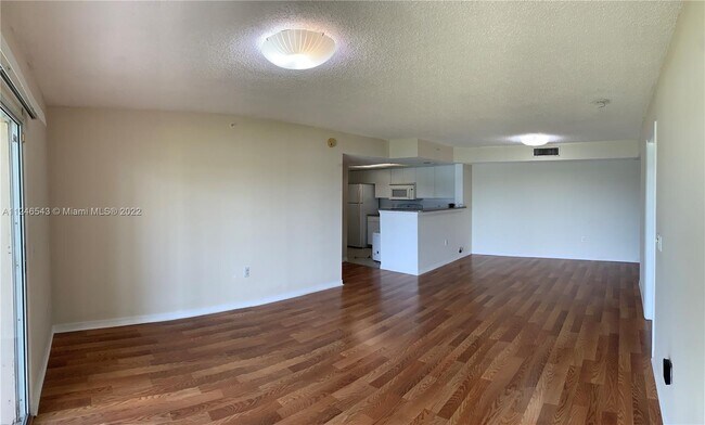 Foto del edificio - 5055 Wiles Rd