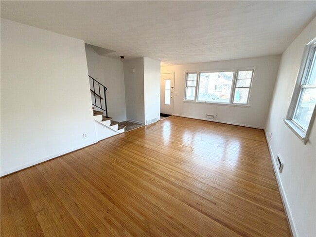 Foto del edificio - 214 Magnolia Ave