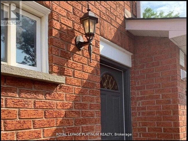 Building Photo - 1540 Manorbrook Ct