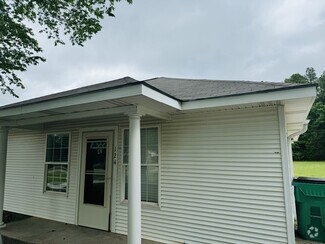 Building Photo - 124 Peavine Rd