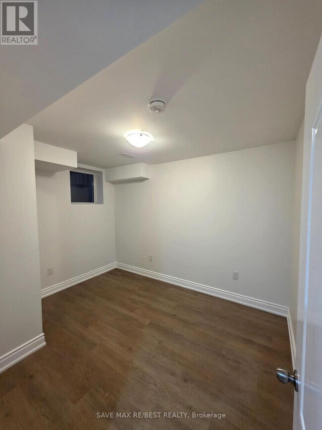 Photo du bâtiment - 55 Bushwood Trl