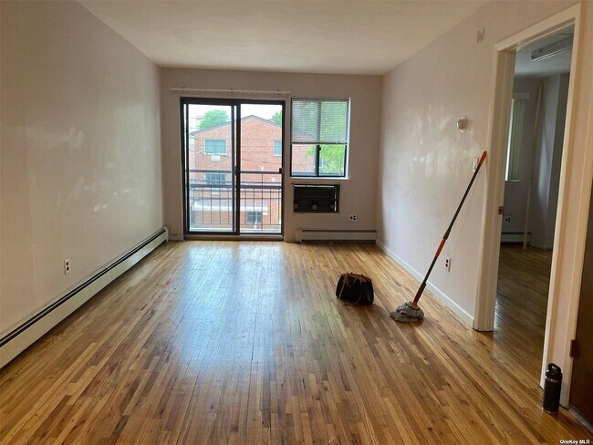 Building Photo - 149-24 Roosevelt Ave