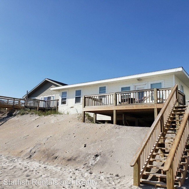 306 N Shore Dr, Surf City, NC 28445 Room for Rent in Surf City, NC