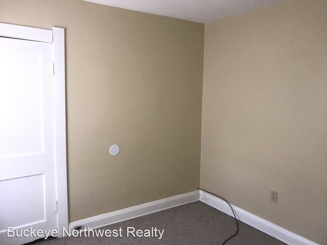 Building Photo - 3 br, 1 bath House - 815 Woodward Ave