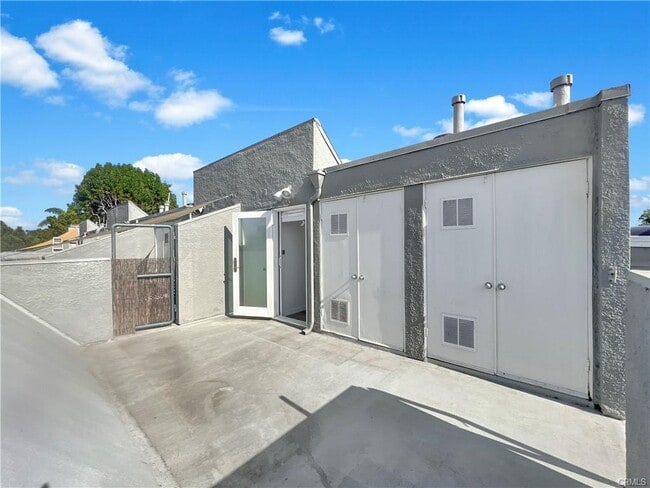 Building Photo - 2408 34th St