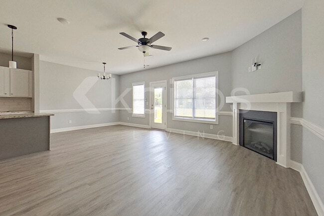 Foto del edificio - 3704 Oak Leaf Wy