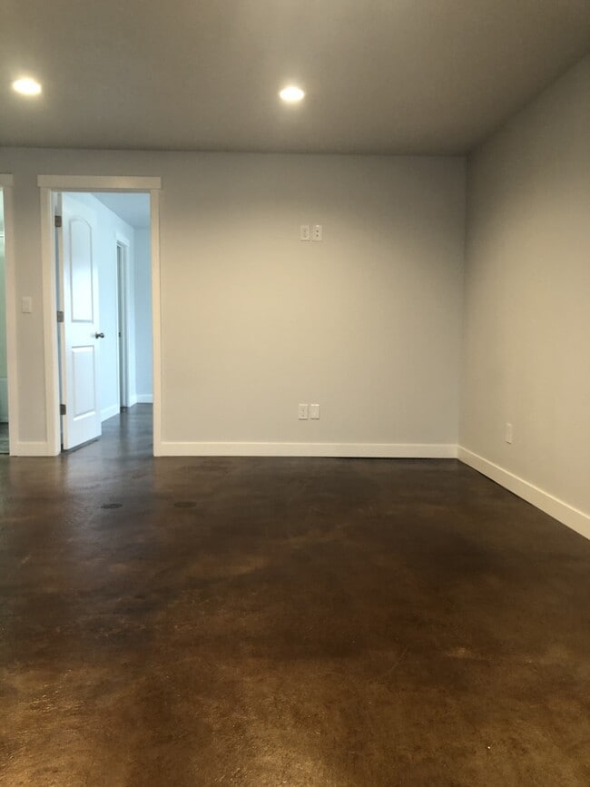 Building Photo - 1511 S 50 W