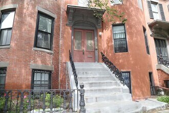 Building Photo - 76 E Brookline St
