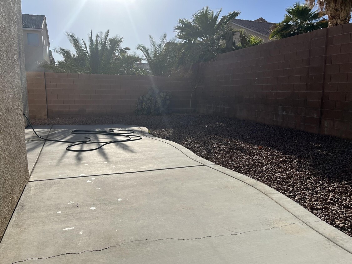 Foto principal - 1204 E Malibu Sands Ave