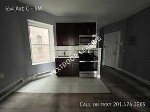 Building Photo - 554 Avenue C
