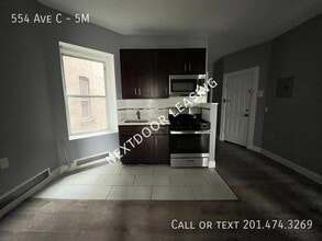 Building Photo - 554 Avenue C