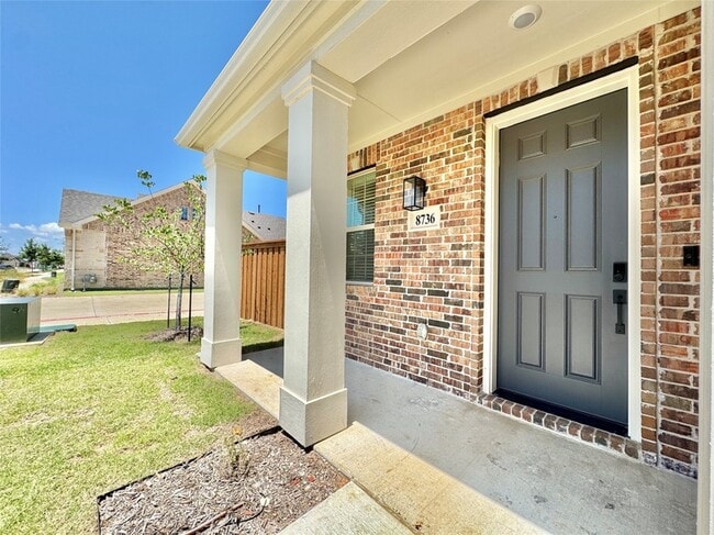 Photo - 8736 Kington House