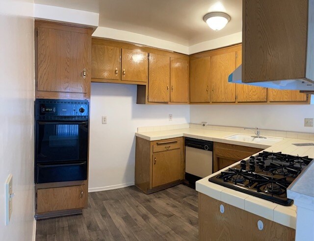 Building Photo - 5050 Woodman Ave