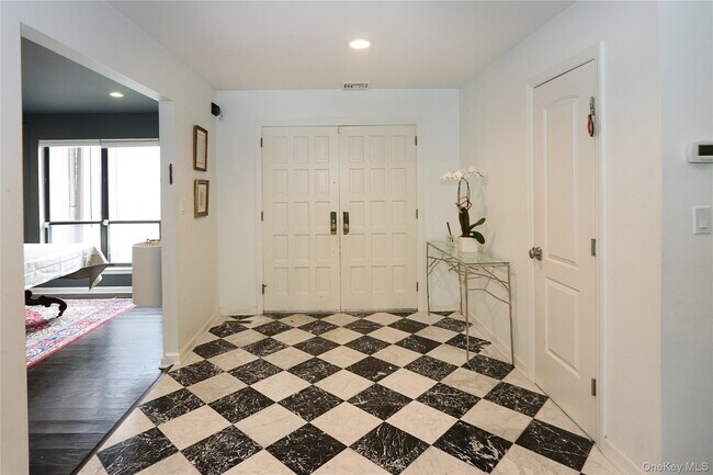 Foto del edificio - 35 Old Pond Rd