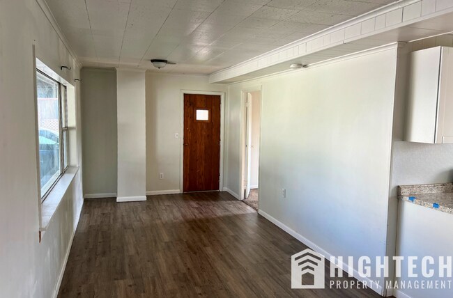 Building Photo - 1526 Oak Harbor Rd