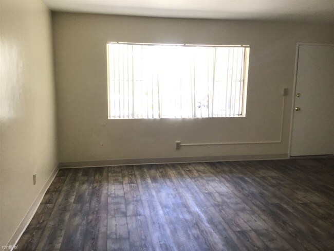 Building Photo - Studio, 1 bath  - 4953 Trojan Ave Apt J Apt J