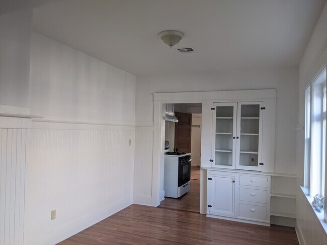 dinning room - 4417 Clayton Ave