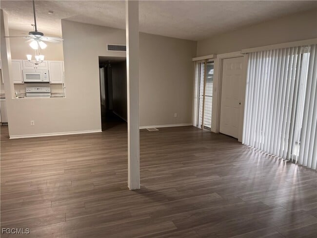 Foto del edificio - 535 Monterey Blvd NE