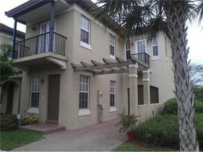 Building Photo - 6920 Julia Gardens Dr