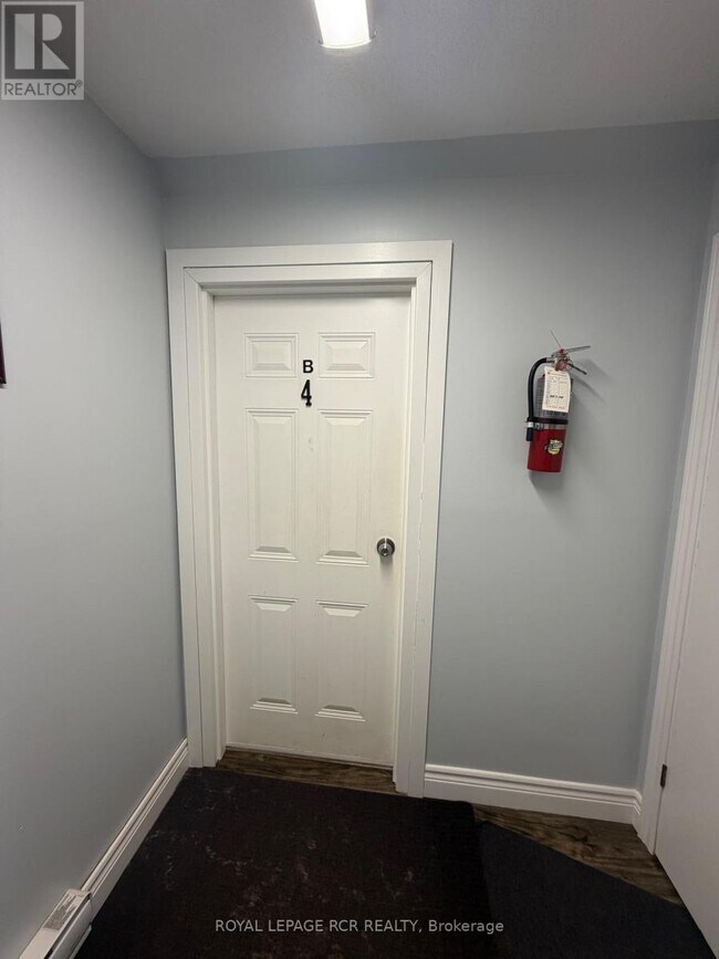 Photo du bâtiment - B - UNIT 4 (LOWER LEVEL) - 50 THIRD STREET