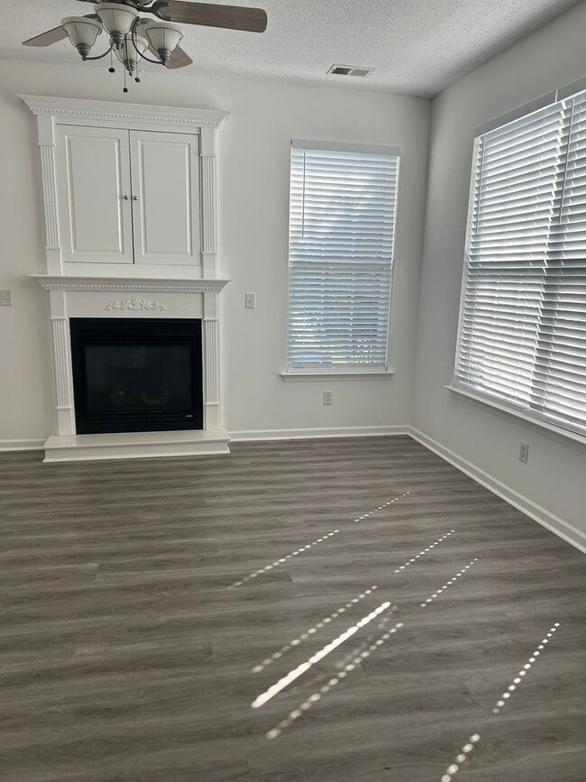 Building Photo - SOUGHT AFTER RED MILL VILLAGE