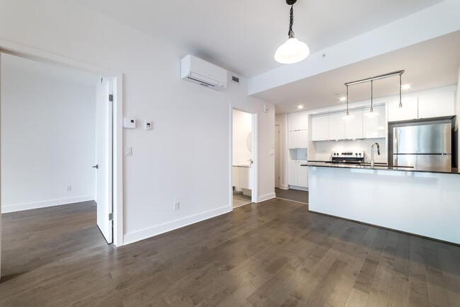 Building Photo - 5175 Rue Mackenzie