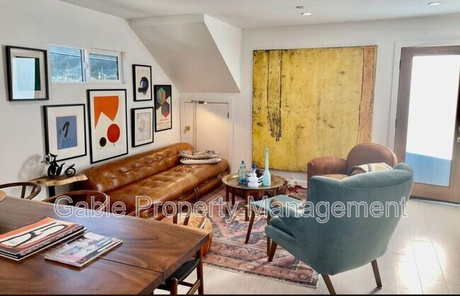 Foto del edificio - 2320 Fernleaf St