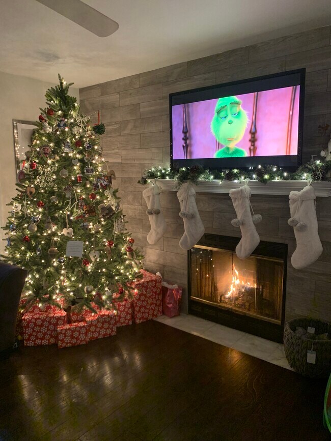 Livingroom - 3605 Waltham Ct