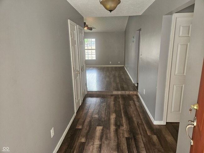 Foto del edificio - 7307 Barnwell Pl