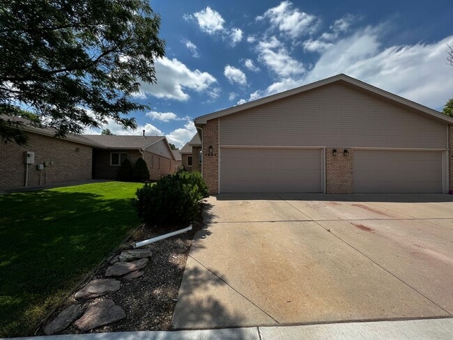 Foto del edificio - 4 Bed 3 Bath Townhouse in West Fort Collins!