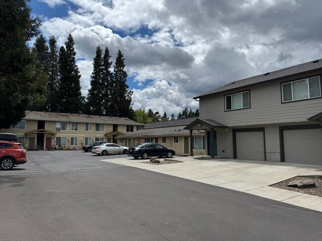 Building Photo - Woodland Park Apartments