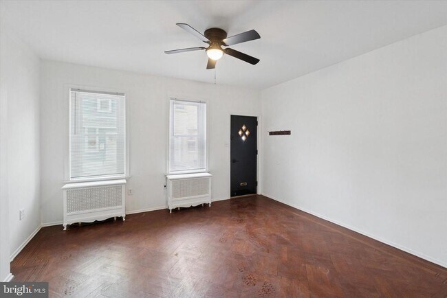 Foto del edificio - 4489 Livingston St