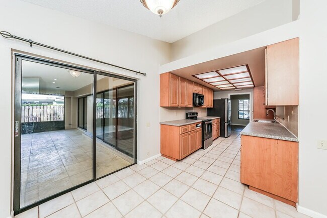 Foto del edificio - 14096 Greentree Dr