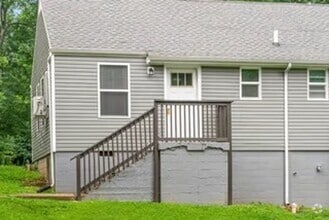 Building Photo - 4-6 Chestnut Dr