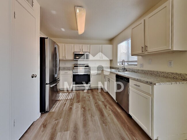 Foto del edificio - 10543 W Amelia Ave