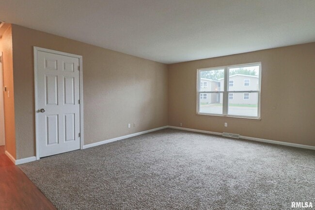 Building Photo - 2032 Westgate Dr