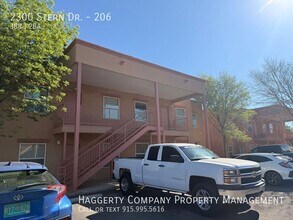 Building Photo - 2300 Stern Dr