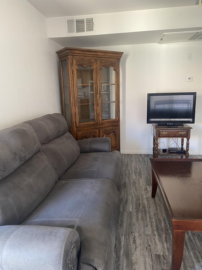 Foto del edificio - 3980 E Owens Ave