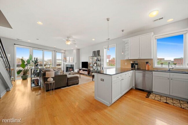 Building Photo - 2 br, 2 bath Condo - 1516 W Grand Ave