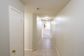 Building Photo - 23135 N Waterlake Dr